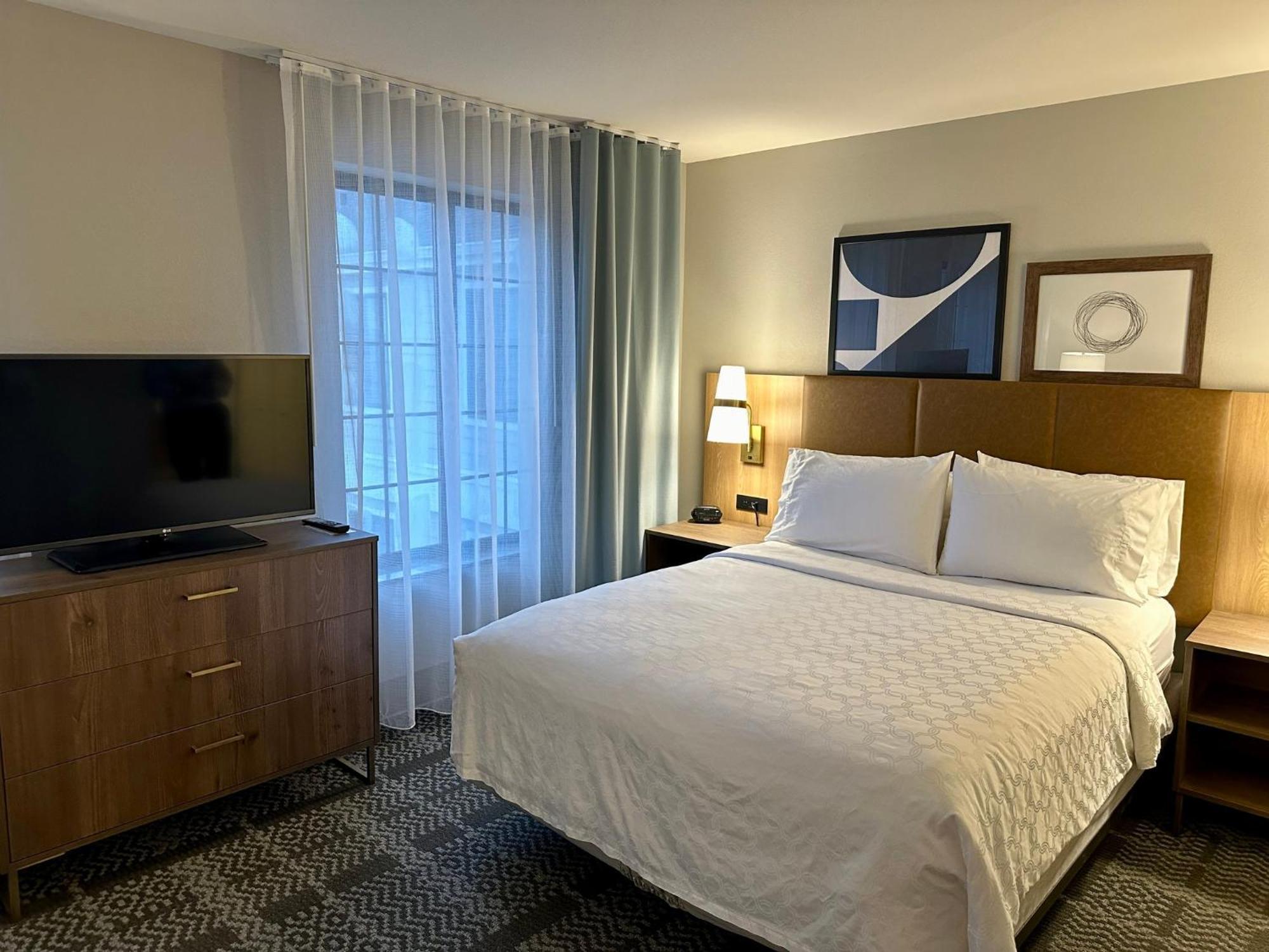 Staybridge Suites Milwaukee West-Oconomowoc By Ihg Exterior photo